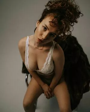 curlywiktoria / curlyvictoria / curlyyycue / wiktoria moldawiak nude photo #0281