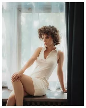 curlywiktoria / curlyvictoria / curlyyycue / wiktoria moldawiak nude photo #0285