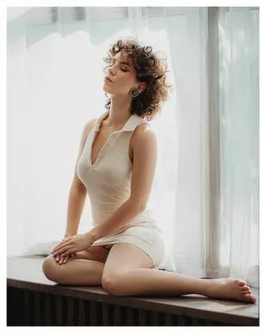 curlywiktoria / curlyvictoria / curlyyycue / wiktoria moldawiak nude photo #0287