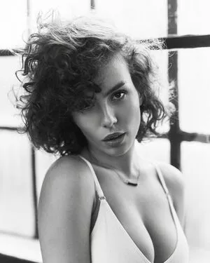 curlywiktoria / curlyvictoria / curlyyycue / wiktoria moldawiak nude photo #0308