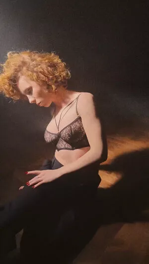 curlywiktoria / curlyvictoria / curlyyycue / wiktoria moldawiak nude photo #0324