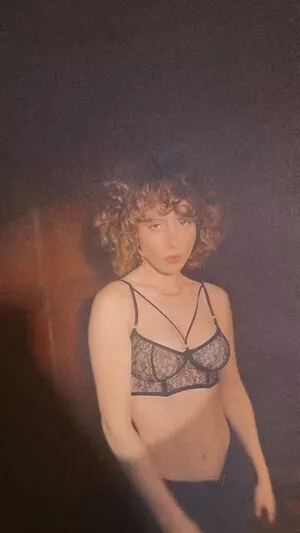 curlywiktoria / curlyvictoria / curlyyycue / wiktoria moldawiak nude photo #0326