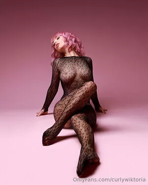 curlywiktoria / curlyvictoria / curlyyycue / wiktoria moldawiak nude photo #0394