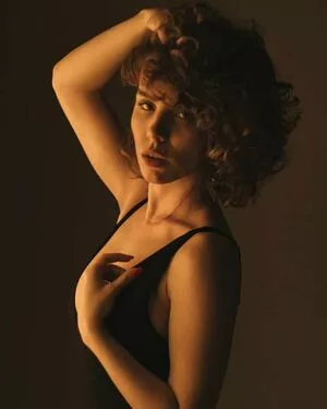 curlywiktoria / curlyvictoria / curlyyycue / wiktoria moldawiak nude photo #0464