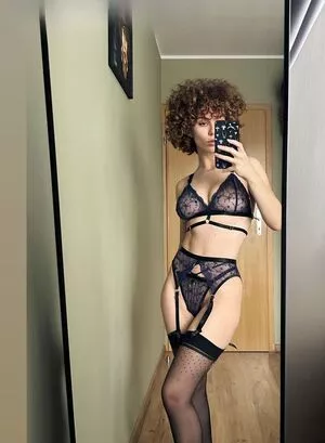 curlywiktoria / curlyvictoria / curlyyycue / wiktoria moldawiak nude photo #0619