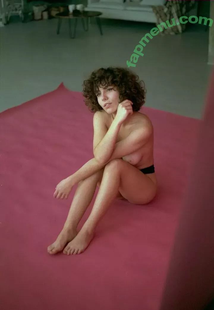 curlywiktoria nude photo #0001 (curlyvictoria / curlyyycue / wiktoria moldawiak)