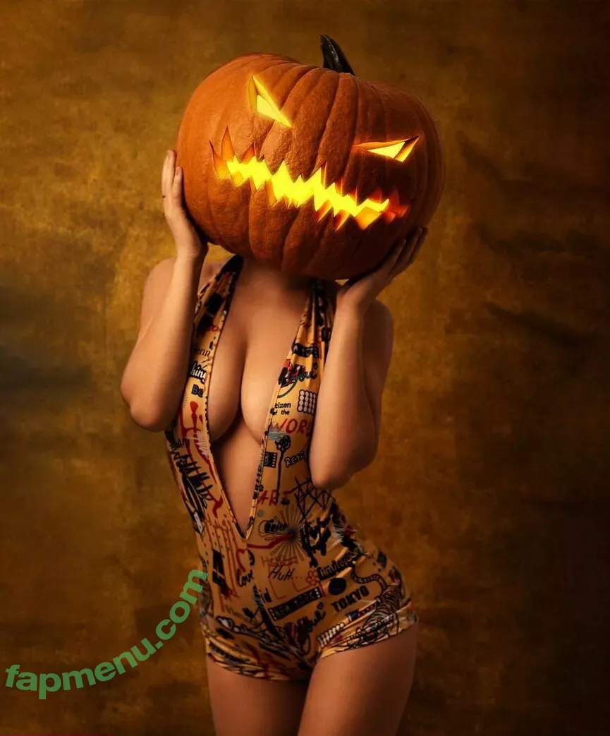 curlywiktoria nude photo #0098 (curlyvictoria / curlyyycue / wiktoria moldawiak)