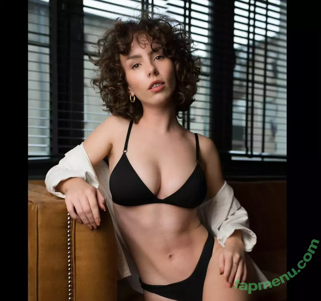 curlywiktoria nude photo #0106 (curlyvictoria / curlyyycue / wiktoria moldawiak)