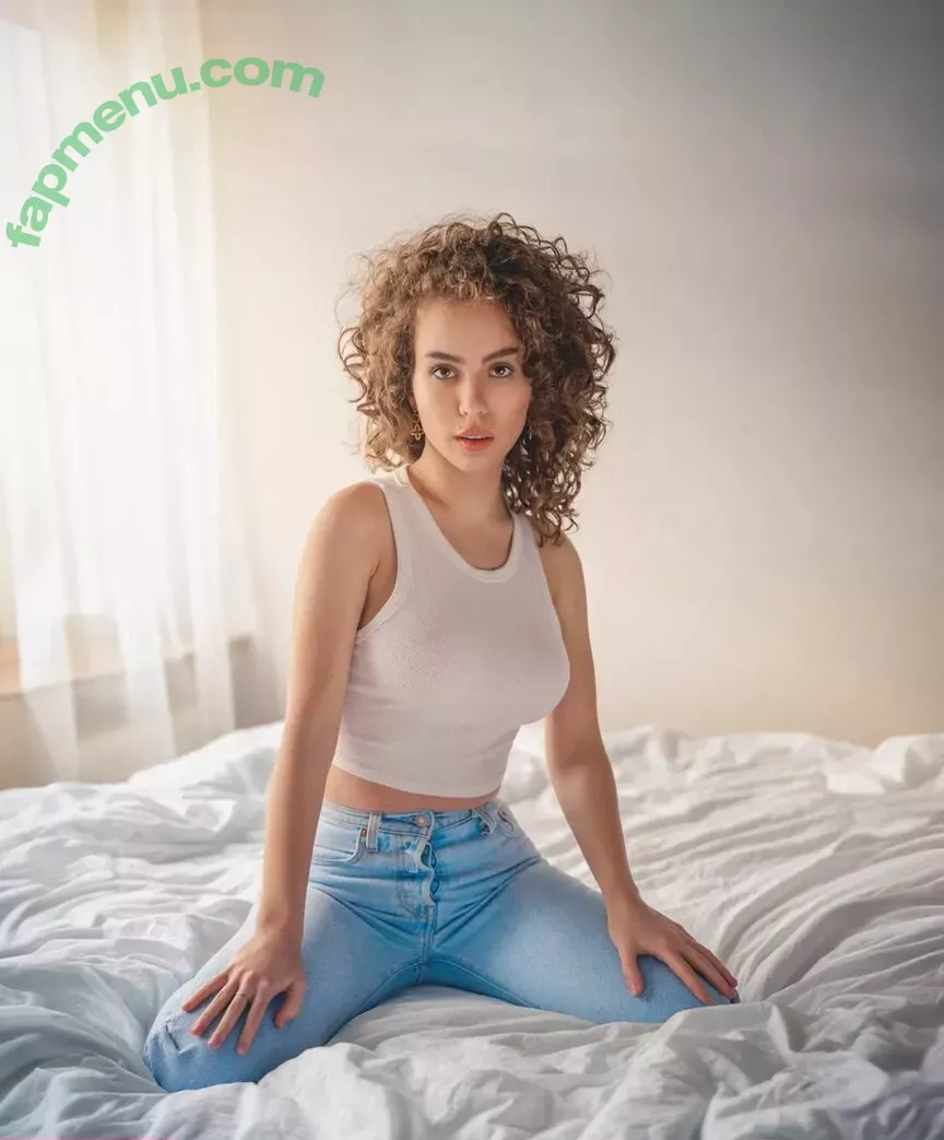 curlywiktoria nude photo #0138 (curlyvictoria / curlyyycue / wiktoria moldawiak)