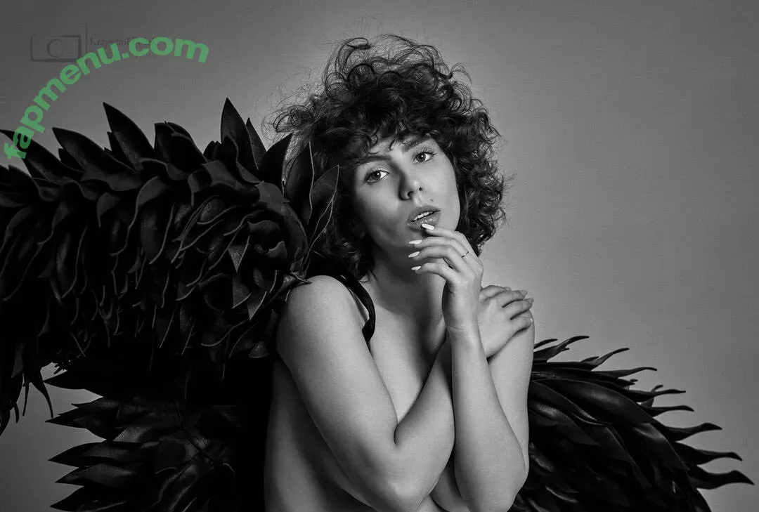 curlywiktoria nude photo #0139 (curlyvictoria / curlyyycue / wiktoria moldawiak)