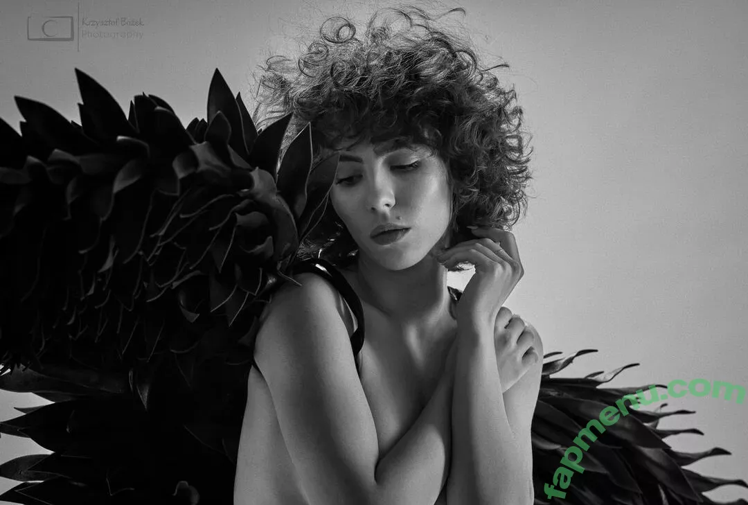 curlywiktoria nude photo #0153 (curlyvictoria / curlyyycue / wiktoria moldawiak)