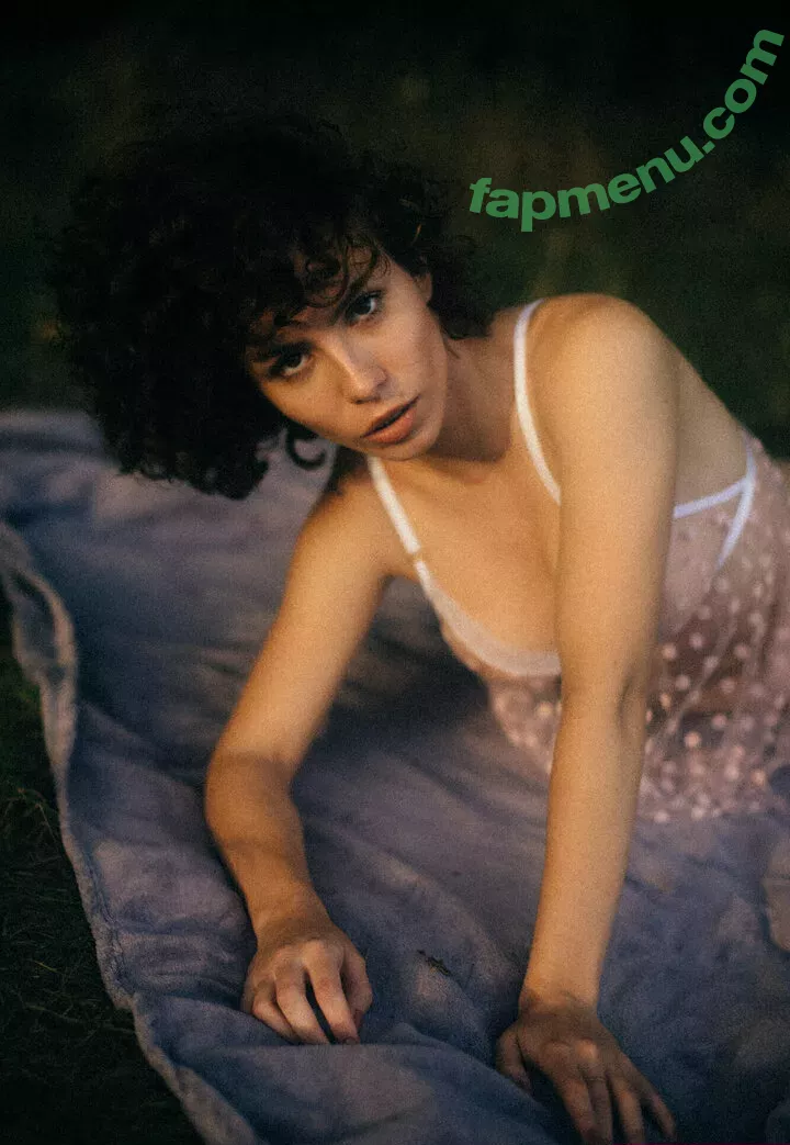 curlywiktoria nude photo #0192 (curlyvictoria / curlyyycue / wiktoria moldawiak)