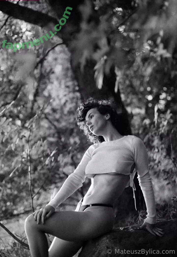 curlywiktoria nude photo #0195 (curlyvictoria / curlyyycue / wiktoria moldawiak)