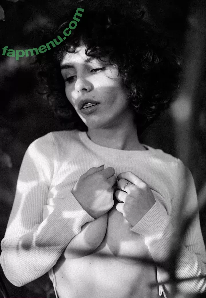 curlywiktoria nude photo #0196 (curlyvictoria / curlyyycue / wiktoria moldawiak)