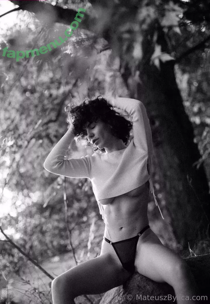 curlywiktoria nude photo #0197 (curlyvictoria / curlyyycue / wiktoria moldawiak)