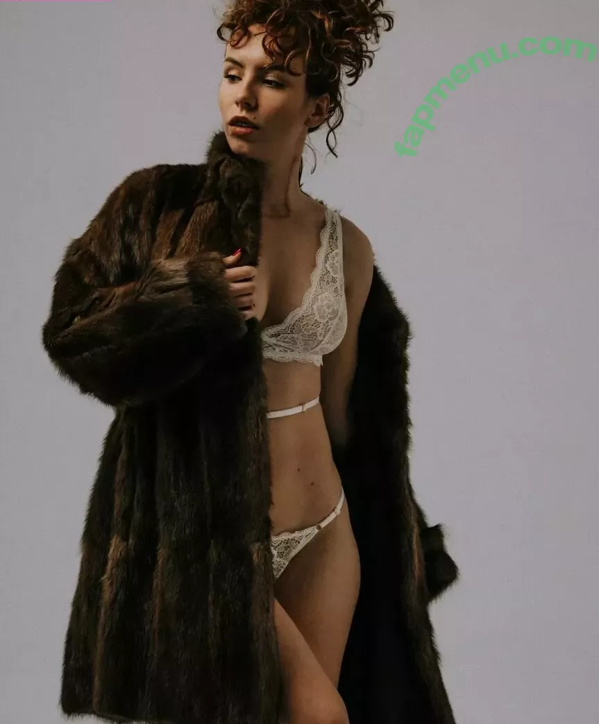 curlywiktoria nude photo #0279 (curlyvictoria / curlyyycue / wiktoria moldawiak)