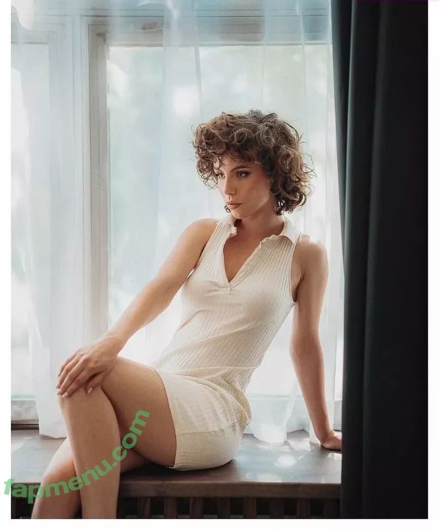 curlywiktoria nude photo #0285 (curlyvictoria / curlyyycue / wiktoria moldawiak)