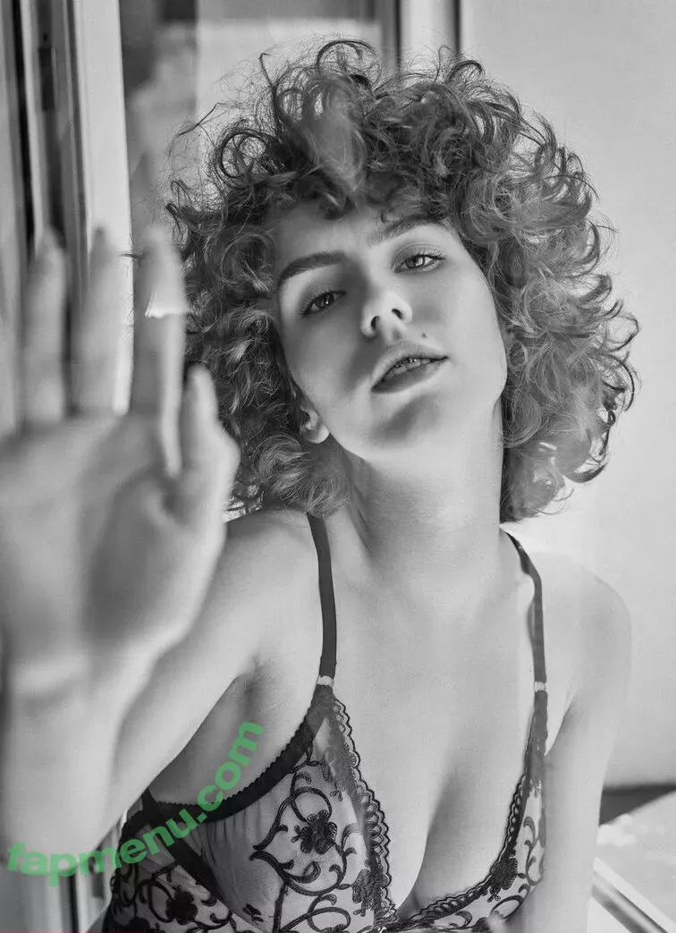 curlywiktoria nude photo #0302 (curlyvictoria / curlyyycue / wiktoria moldawiak)