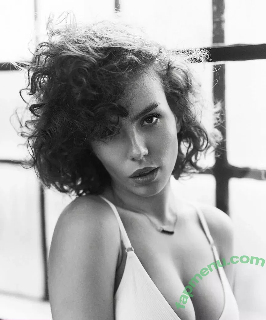 curlywiktoria nude photo #0308 (curlyvictoria / curlyyycue / wiktoria moldawiak)
