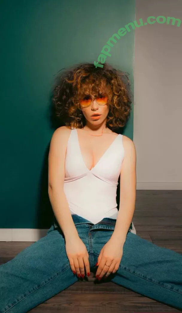 curlywiktoria nude photo #0320 (curlyvictoria / curlyyycue / wiktoria moldawiak)