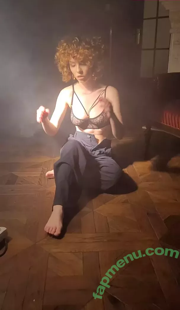 curlywiktoria nude photo #0325 (curlyvictoria / curlyyycue / wiktoria moldawiak)