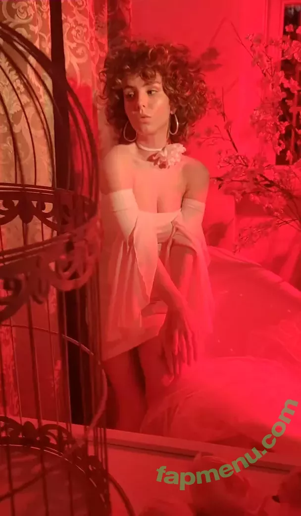 curlywiktoria nude photo #0338 (curlyvictoria / curlyyycue / wiktoria moldawiak)