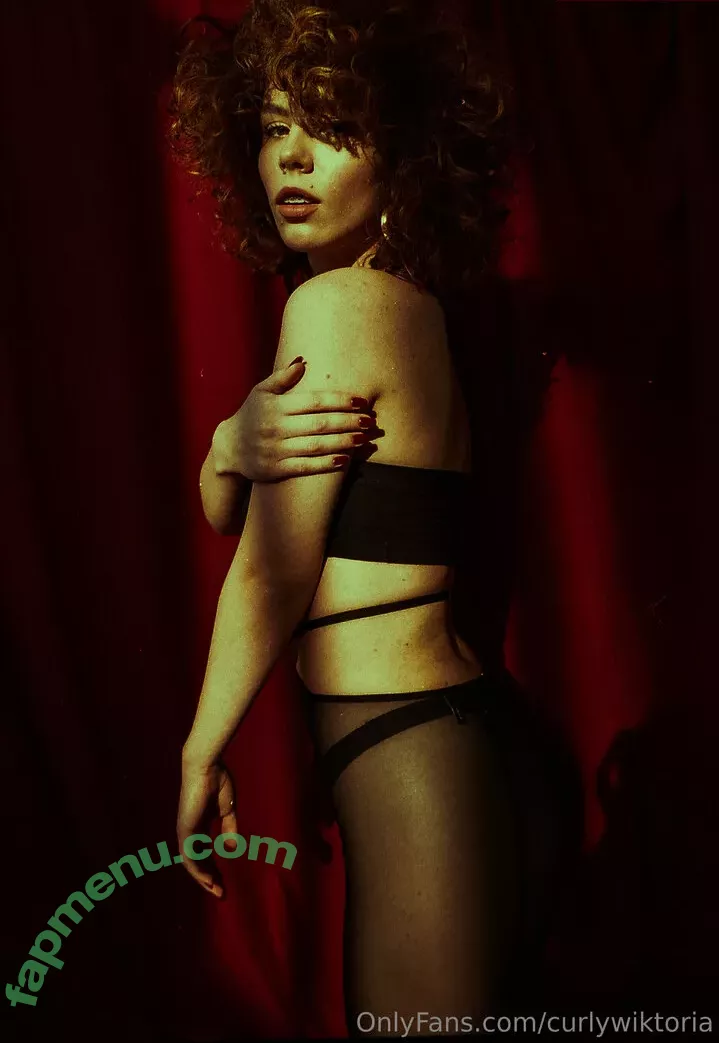 curlywiktoria nude photo #0421 (curlyvictoria / curlyyycue / wiktoria moldawiak)