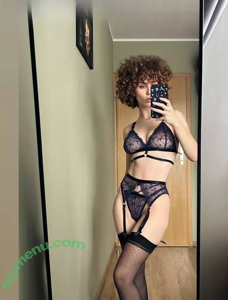 curlywiktoria nude photo #0619 (curlyvictoria / curlyyycue / wiktoria moldawiak)