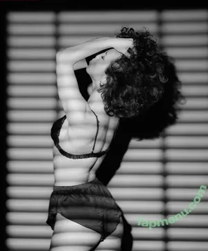curlywiktoria / curlyvictoria / curlyyycue / wiktoria moldawiak nude photo #1181