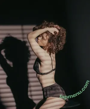 curlywiktoria / curlyvictoria / curlyyycue / wiktoria moldawiak nude photo #1184