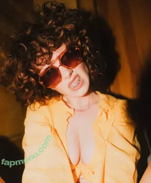 curlywiktoria / curlyvictoria / curlyyycue / wiktoria moldawiak nude photo #1186