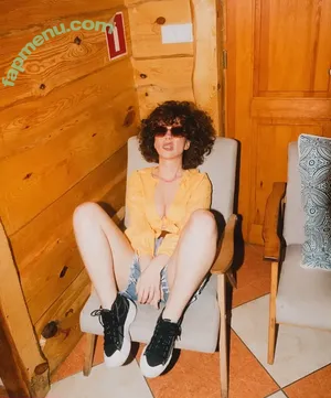 curlywiktoria / curlyvictoria / curlyyycue / wiktoria moldawiak nude photo #1188