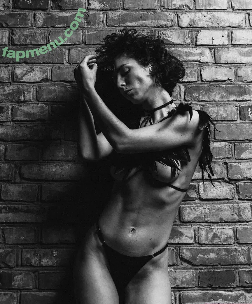 curlywiktoria nude photo #1119 (curlyvictoria / curlyyycue / wiktoria moldawiak)