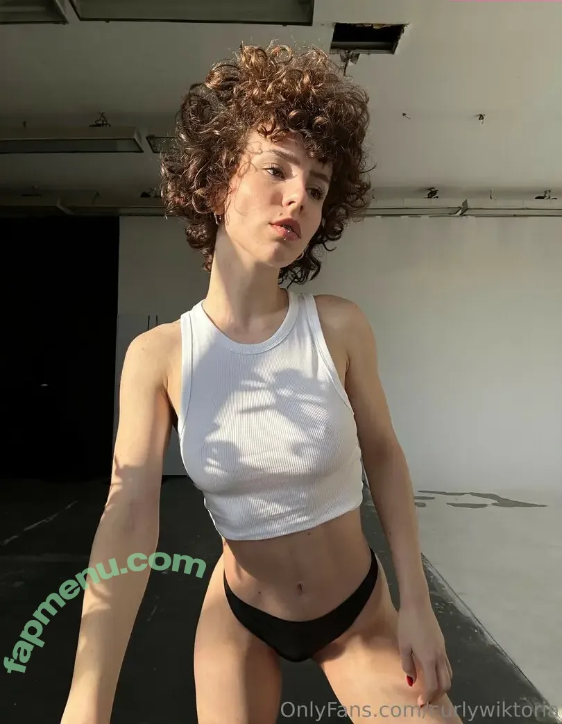 curlywiktoria nude photo #1131 (curlyvictoria / curlyyycue / wiktoria moldawiak)