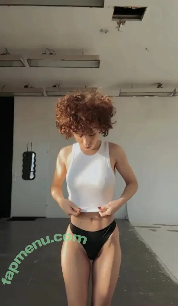 curlywiktoria nude photo #1171 (curlyvictoria / curlyyycue / wiktoria moldawiak)