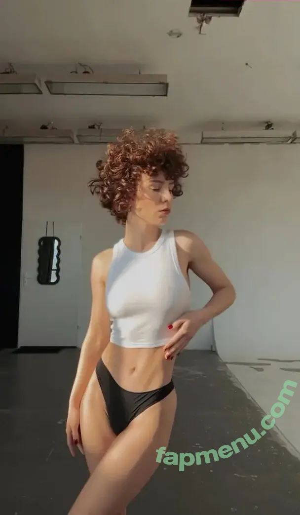 curlywiktoria nude photo #1173 (curlyvictoria / curlyyycue / wiktoria moldawiak)