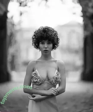 curlywiktoria / curlyvictoria / curlyyycue / wiktoria moldawiak nude photo #0009