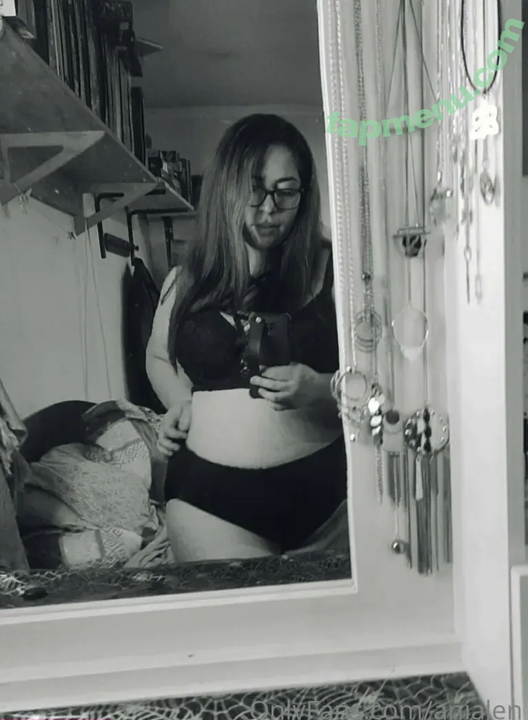 curvy_gothick nude photo #0011 (got.curvy)