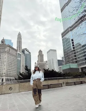 curvy-natural-avery / averyywoods nude photo #0125