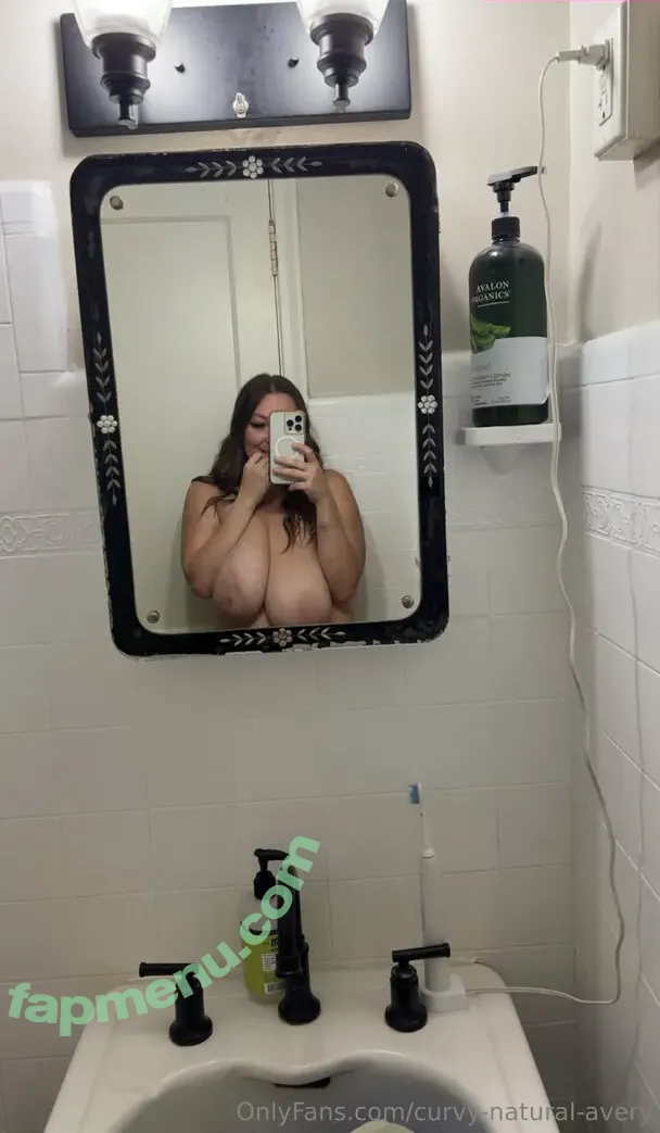 curvy-natural-avery nude photo #0114 (averyywoods)