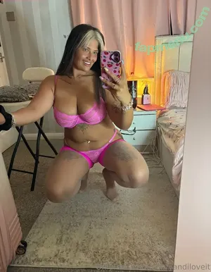 Curvyandiloveit / shannon_paigexo nude photo #0034
