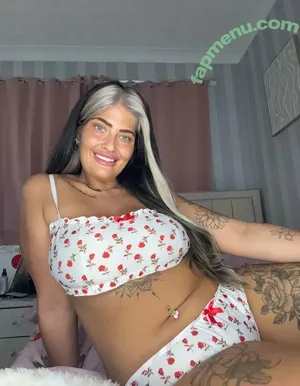 Curvyandiloveit / shannon_paigexo nude photo #0048