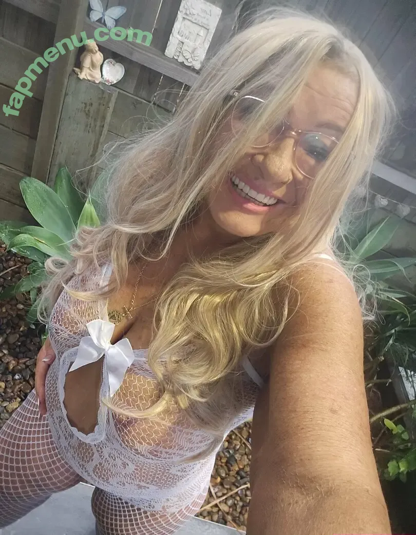 curvybarbieprincess nude photo #0042 (curvybarbieno1)