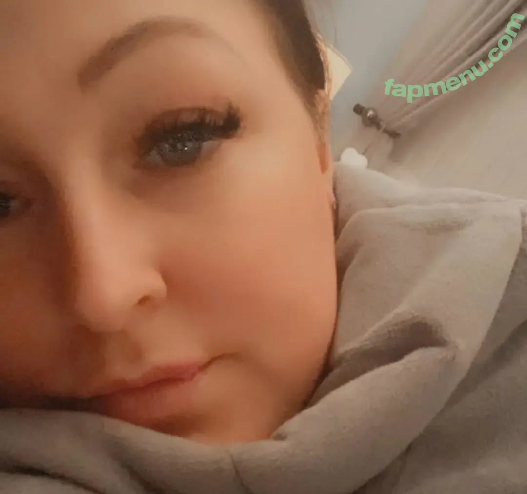 curvycariad nude photo #0010 (crazy_curvy_cute)