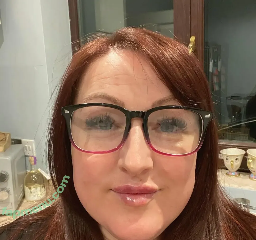 curvycariad nude photo #0011 (crazy_curvy_cute)