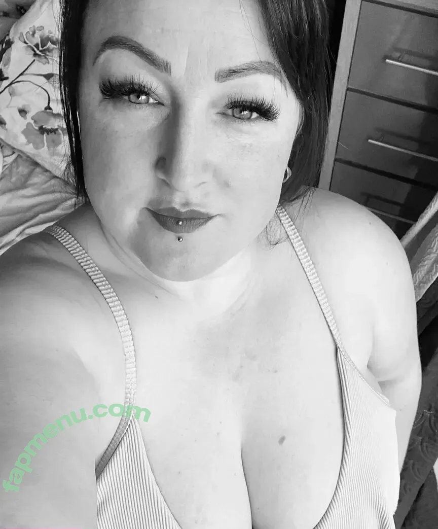 curvycariad nude photo #0017 (crazy_curvy_cute)