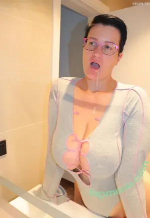 Curvyjules / cj_playroom_official / cjules69 nude photo #0325
