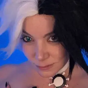 Curvyllama nude photo #0006