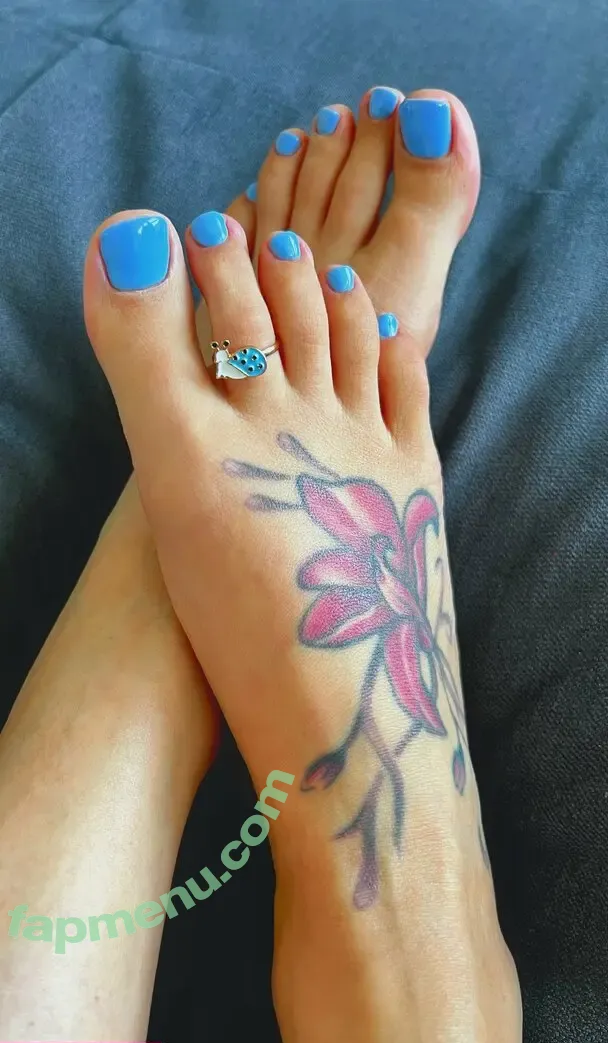 cute_lily_feet nude photo #0001 (cute_lily_feet)
