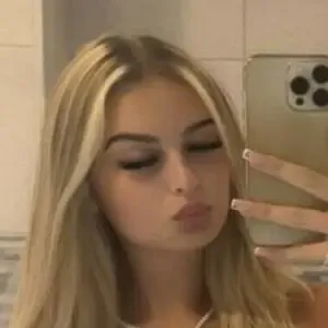 cutecaitxo / onlycaitlinharrison nude photo #0003